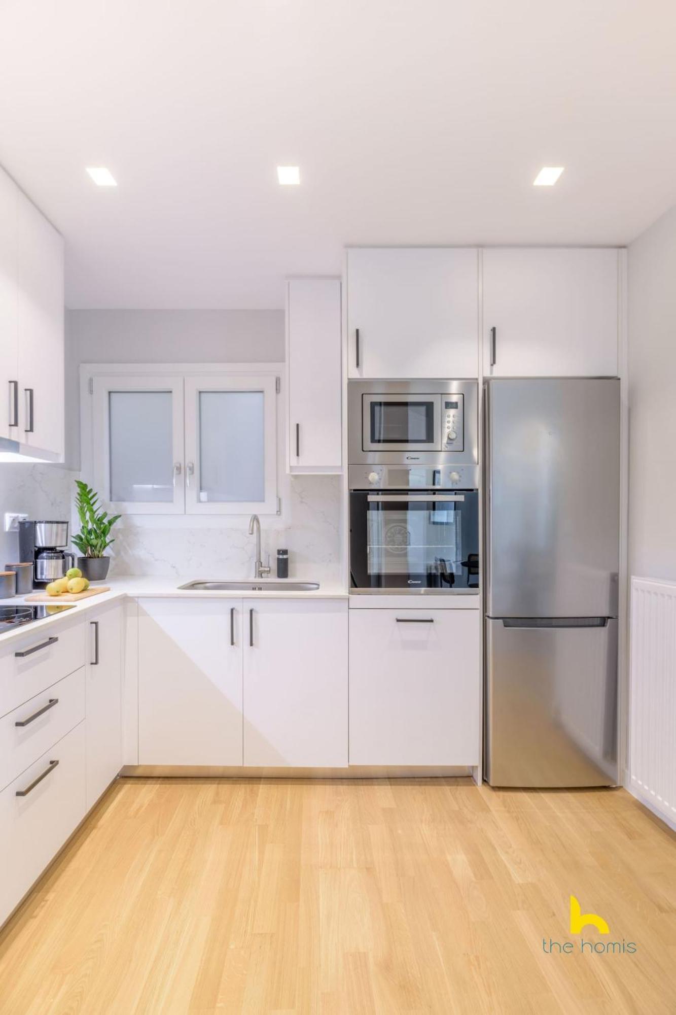 Sun-Splashed 2-Bdr Corner Apartment With Hillside Views! Athena Bagian luar foto